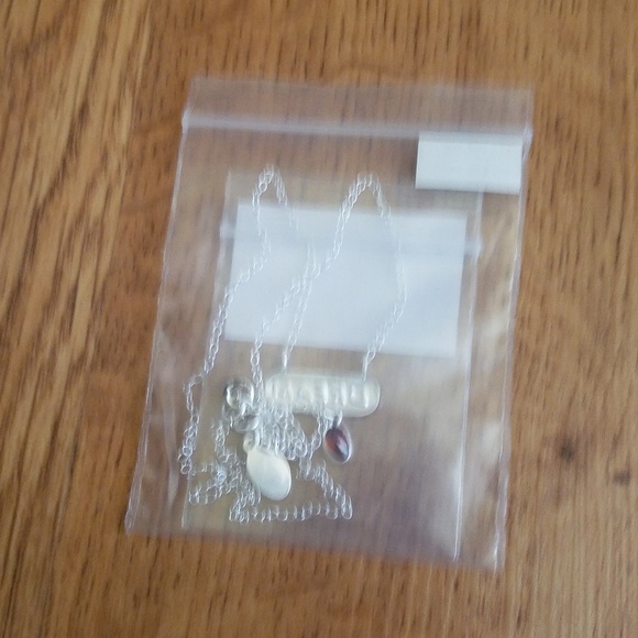 Red Sterling Silver 'Dream' Pendant - Picture 4 of 6